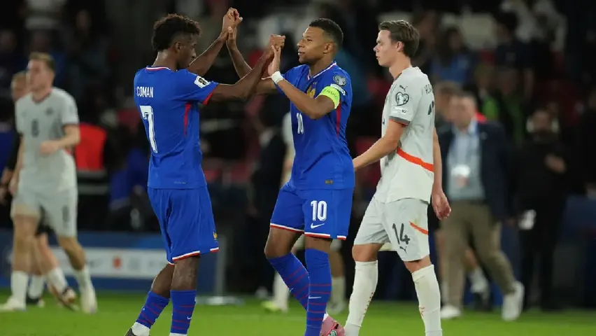Francia mantiene paso firme en Eliminatorias | AP
