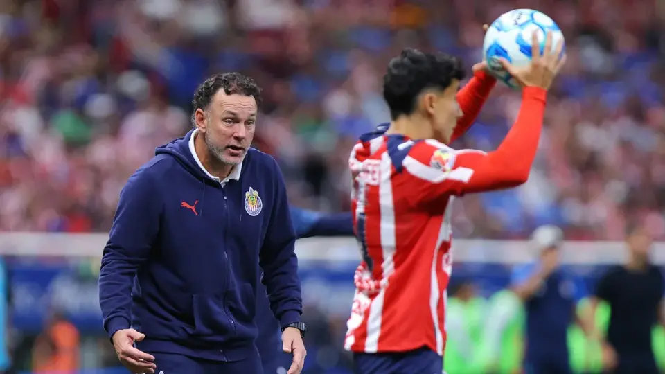 Gabriel Milito arremete contra reportero en conferencia de prensa: “No engañes a la gente”