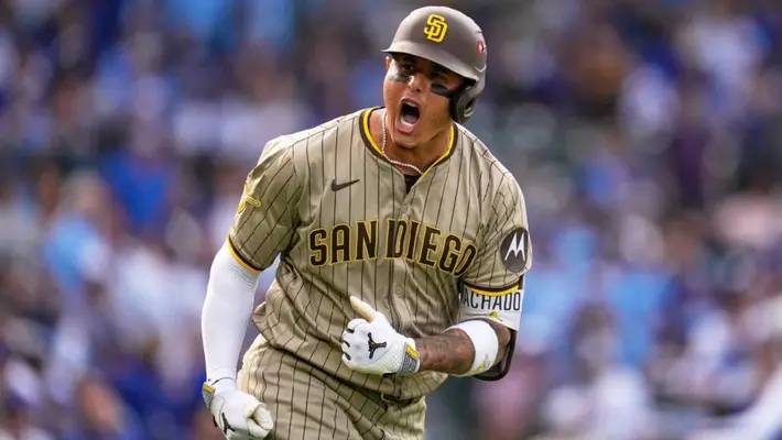 Machado y Miller brillan con Padres en victoria 3-0 a Cachorros que empata serie de comodines