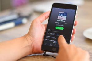 Spotify anuncia nueva función de mensajería directa para compartir música