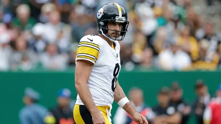 Aaron Rodgers recibe abucheos en su regreso al MetLife Stadium y responde con TD