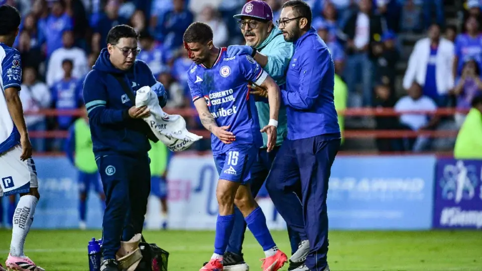 ¡Sangre, sudor y VAR! Polémica envuelve el penalti de la victoria de Cruz Azul ante Pachuca