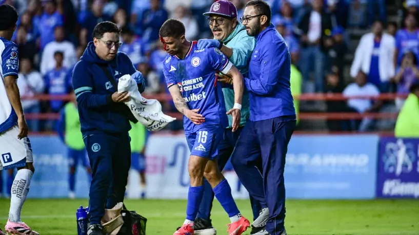 ¡Sangre, sudor y VAR! Polémica envuelve el penalti de la victoria de Cruz Azul ante Pachuca