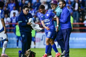 ¡Sangre, sudor y VAR! Polémica envuelve el penalti de la victoria de Cruz Azul ante Pachuca