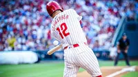El bateador de los Filis, Kyle Schwarber, conecta 4 jonrones en el juego contra los Bravos