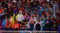 ¡Invasión rojiblanca! Aficionados de chivas invaden CU pese a que Pumas quiso evitar que pasara