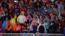 ¡Invasión rojiblanca! Aficionados de chivas invaden CU pese a que Pumas quiso evitar que pasara