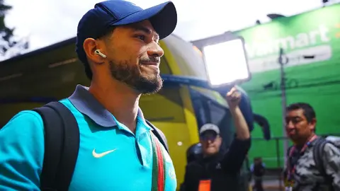 Captan a Henry Martín en peculiar momento mientras veía al América desde la tribuna
