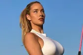 Paige Spiranac, la viral exgolfista profesional e influencer anunció su calendario oficial para el 2026
