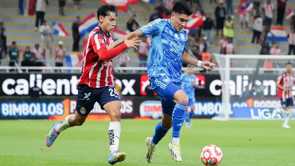 Chivas y Tigres igualan sin goles en el partido pendiente de Jornada 1