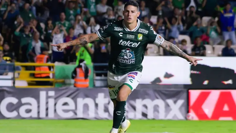 James Rodríguez se une a la afición de León durante serenata