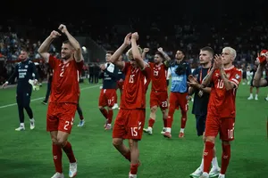 Dinamarca derrota a Grecia a domicilio y se proclama líder del Grupo C