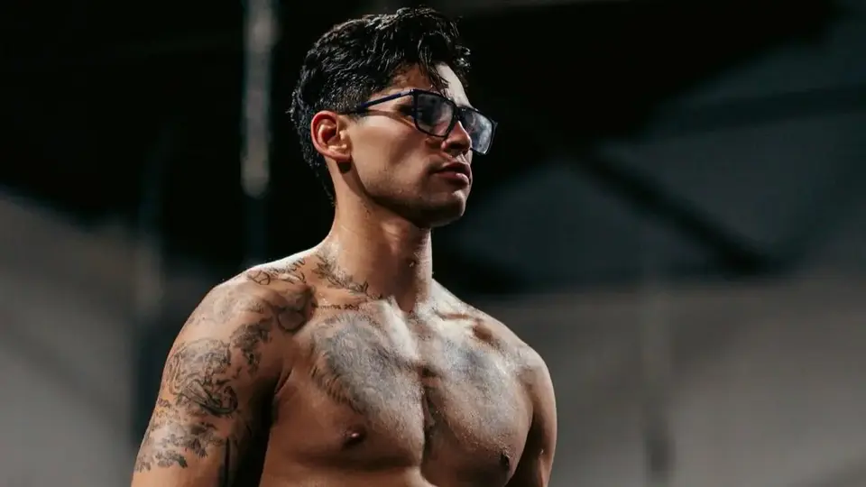 Ryan García compara el boxeo con la WWE tras noticia de pela entre Jake Paul y Grevonta Davis