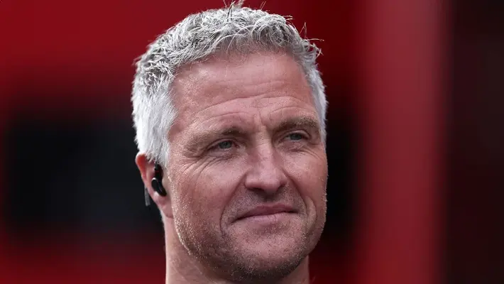 Ralf Schumacher critica a Cadillac por elegir a Checo Pérez y Bottas para 2026