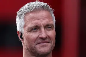 Ralf Schumacher critica a Cadillac por elegir a Checo Pérez y Bottas para 2026