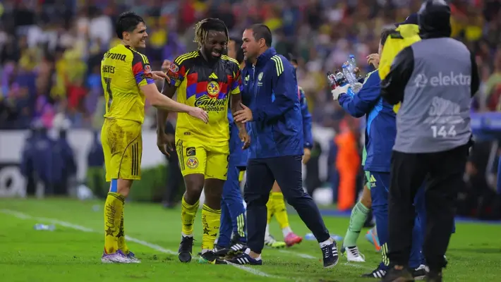 "Se ve feliz de estar en América". André Jardine elogió el debut de Allan Saint-Maximin