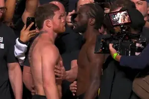 ¡Sin problemas en la báscula! Canelo Álvarez y Crawford viven el último careo previo al combate