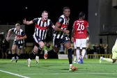 Grimsby sancionado por alinear a jugador inelegible en histórica victoria contra Manchester United