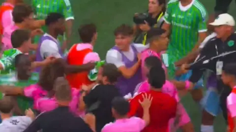 ¡Bochornoso! Así fue la pelea al final entre Seattle Sounders vs Inter Miami