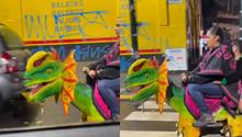 VIDEO: ¡Como en Jurassic Park! Mujer se hace viral por recorrer calles de CDMX en dinosaurio eléctrico