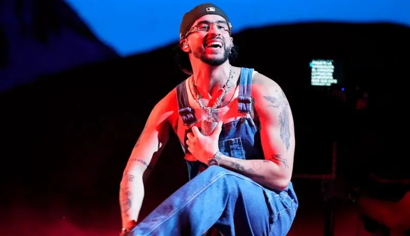 Bad Bunny se posiciona entre los artistas más escuchados de la historia. / AP