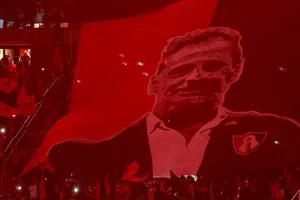 Atlas recibe a Diego Cocca con enorme tifo en el Estadio Jalisco: 'Soy rojinegro'