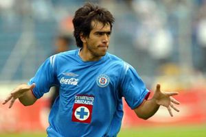 ¡Interesante! Chelito Delgado ‘emula’ a Javier Hernández en redes sociales