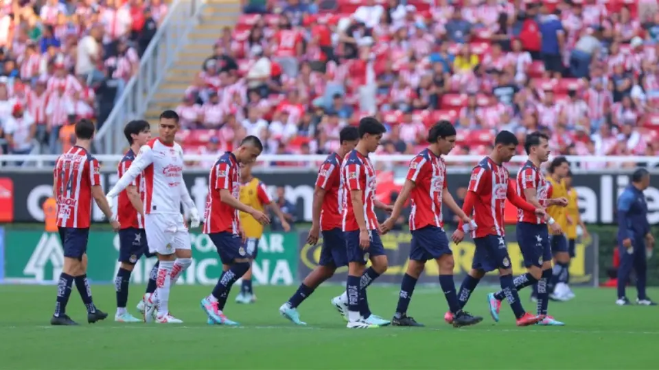 Chivas viaja sin dos de sus figuras para duelo contra Xolos
