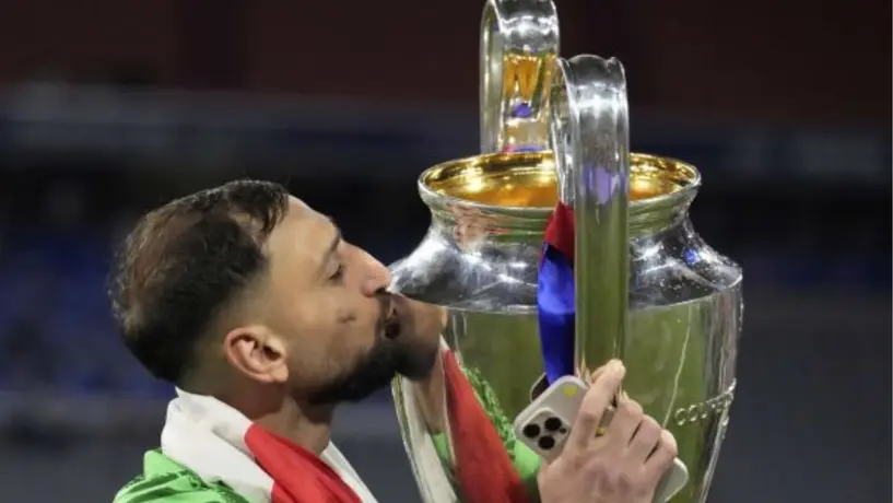 Oficial: Donnarumma deja PSG y ficha por el Manchester City