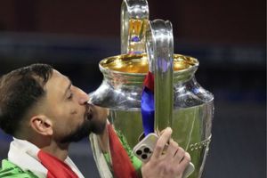 Oficial: Donnarumma deja PSG y ficha por el Manchester City
