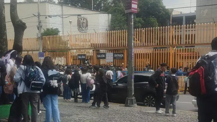 Prepa 8 de la UNAM es desalojada por amenaza de bomba