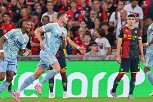 Juventus vence por la mínima a Genoa de Johan Vásquez