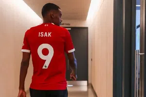 Alexander Isak lanza primeras palabras como jugador del Liverpool: “Quiero hacer historia”