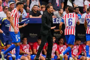 Así fue el pique entre Koke y Vinicius en el derbi de Atlético contra Real Madrid