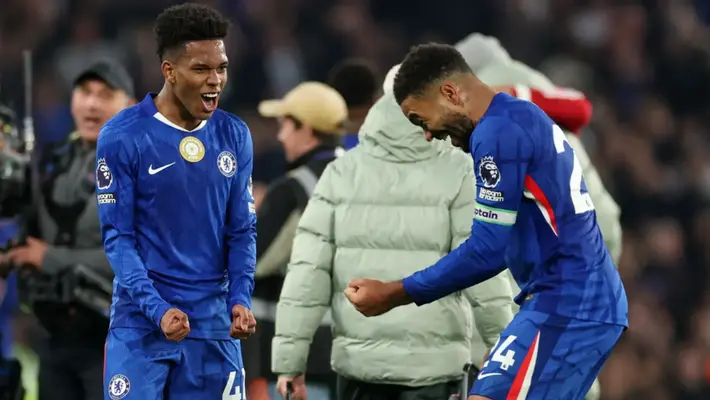 Chelsea vence agónicamente a Liverpool con gol de Estevao