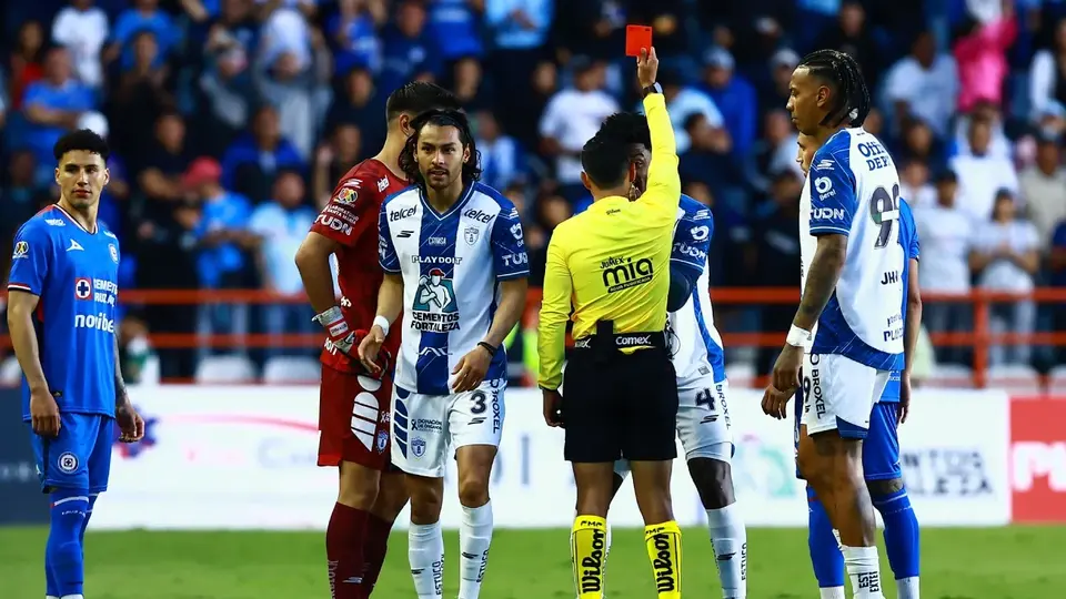 La Comisión de Árbitros reconoce error en la victoria de Cruz Azul contra Pachuca