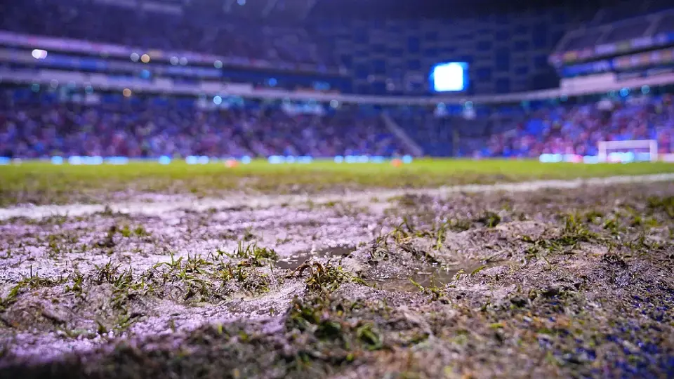 Ruso Zamogilny es reventado por ‘exigir’ que se jugara el Puebla vs Chivas sin importar las condiciones