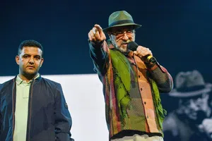 Eric Cantona exige que FIFA y UEFA suspendan a Israel como lo hicieron con Rusia