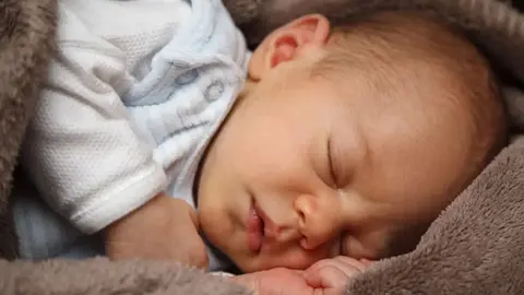 Nacimientos en México siguen en picada: estos son los estados con más y menos bebés