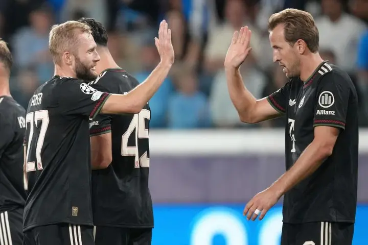 Festejo entre Konrad Laimer y Harry Kane | AP