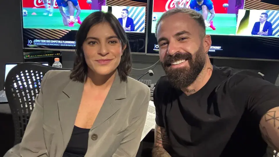 Marc Crosas y Lola del Carril protagonizan romántico reencuentro