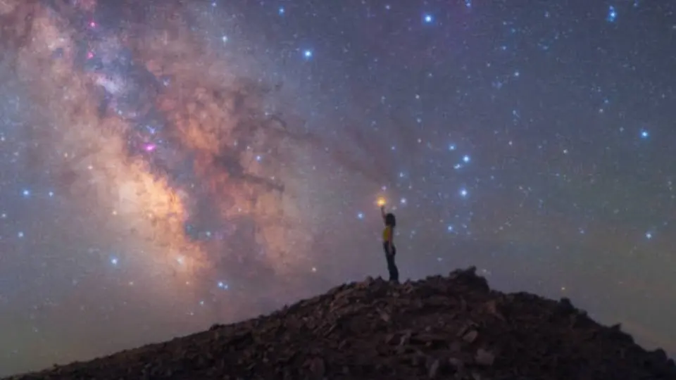 ¡Octubre 2025: Superluna de Cosecha, lluvias de meteoros y conjunciones planetarias!