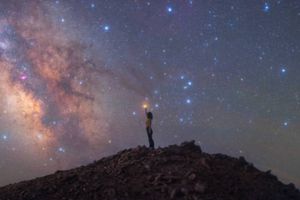 ¡Octubre 2025: Superluna de Cosecha, lluvias de meteoros y conjunciones planetarias!