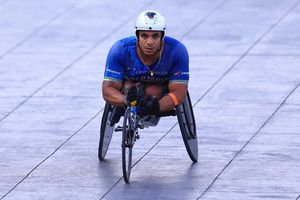 "Traten de tapar los baches": atleta en silla de ruedas que cayó por malas condiciones de calles de la CDMX