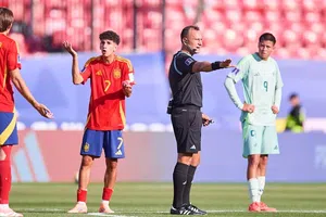 México causa polémica con la tarjeta verde en el Mundial Sub-20 ante España