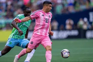 ¿Cuántos partidos de sanción recibiría Luis Suárez por escupitajo en Leagues Cup?