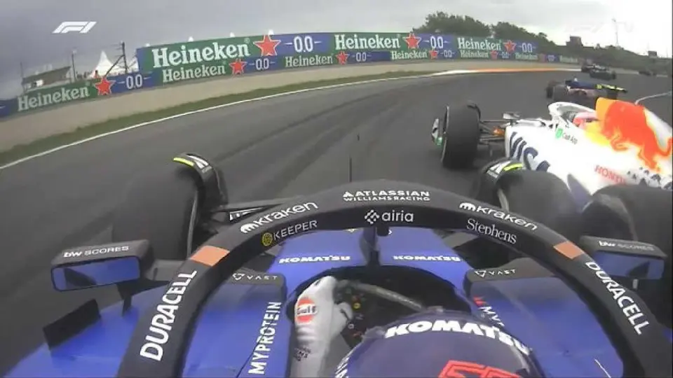 "Es tan estúpido": Carlos Sainz, quien terminó sancionado, explota contra Liam Lawson