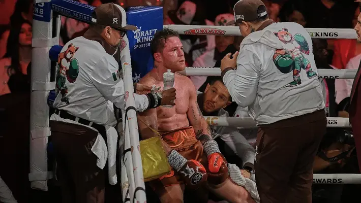 ¿Se acerca su adiós? Canelo Álvarez pospone su regreso al ring por una lesión