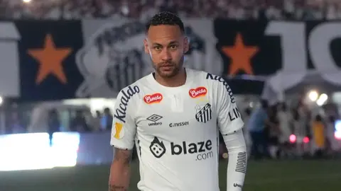 Neymar es amenazado por afición de Santos: “Mereces una cachetada”