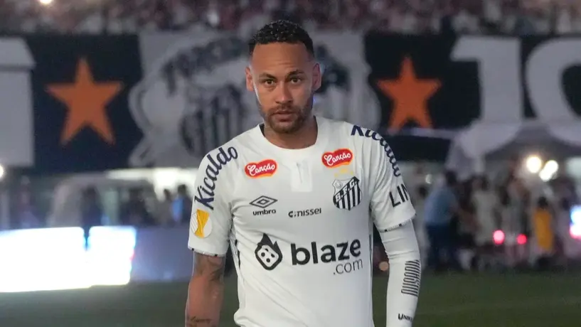 Neymar es amenazado por afición de Santos: “Mereces una cachetada”
